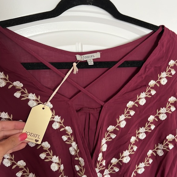 NWT Small Wine Floral Embroidery Jodifil Bell Sleeve Boutique Top - Picture 3 of 4